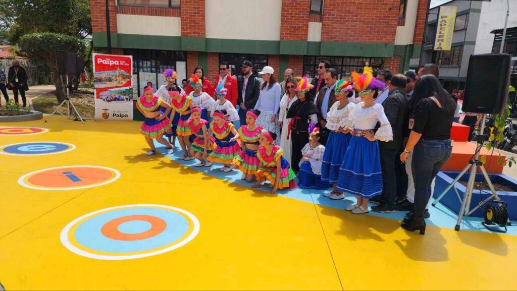 Los parques Colores, Geranios y el del Jardín Infantil de Comfaboy, además de la cubierta de los camerinos del Cedar, acaban de ser inaugurados y puestos al servicio de los paipanos. Foto: Tuiteros Boyacá.