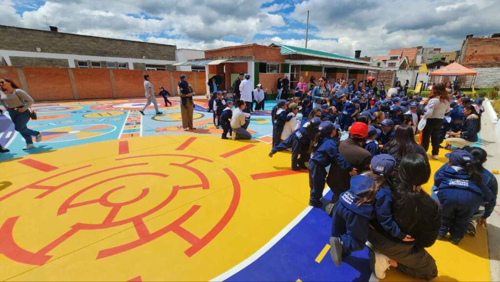 En los tres escenarios que se acaban de entregar al servicio de los paipanos, gracias al convenio entre alcaldía y Electrosochagota. Foto: Tuiteros Boyacá.